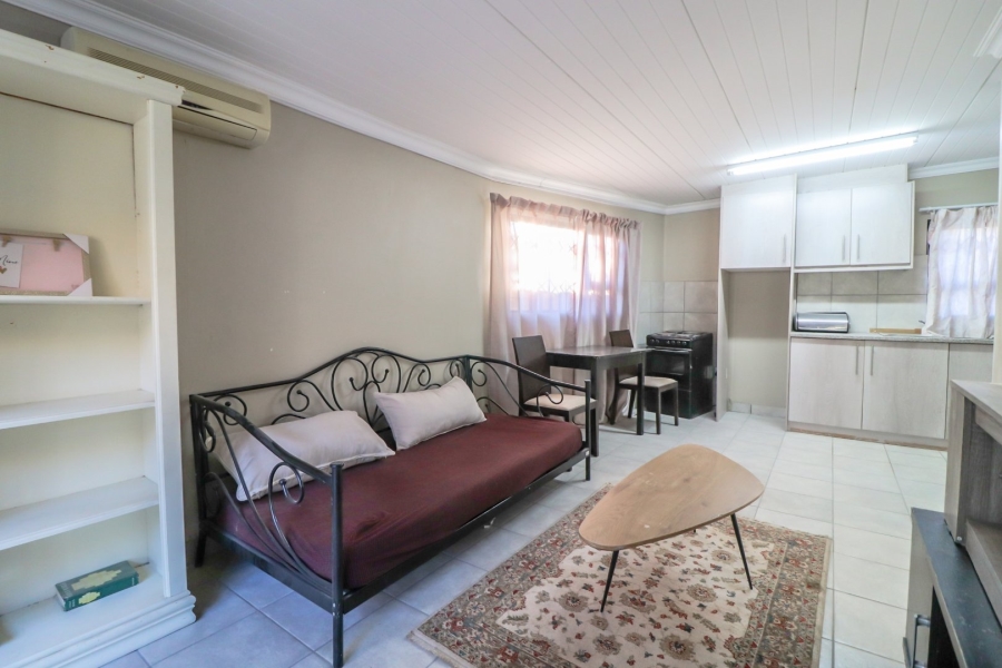 6 Bedroom Property for Sale in Heuwelsig Free State